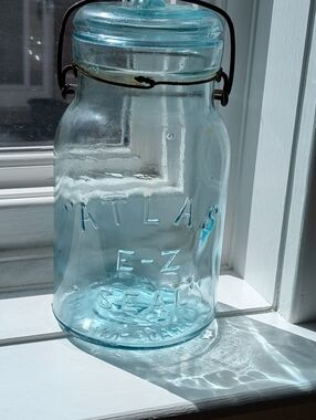 Vintage Hazel Atlas E-Z Seal Canning Jar, Cornflower Blue with Lid